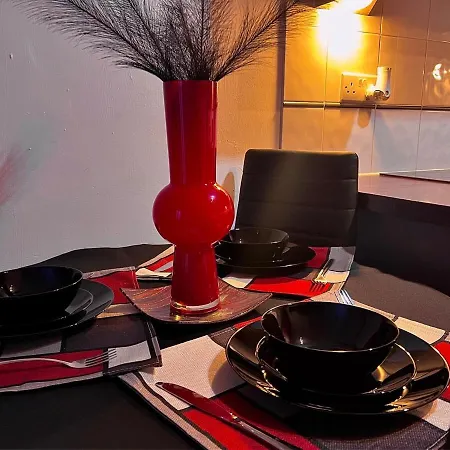 Vivid, Stylish, Central, Bold, Retro, Intimate, Red Accents, Striking Design, Centre, 1br Apartment *